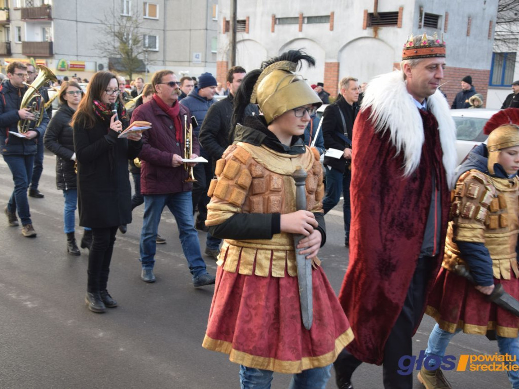 Tłumy na orszaku