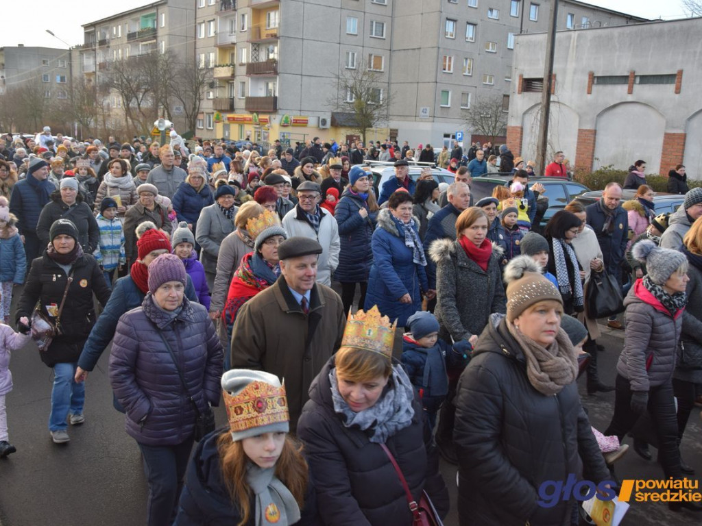 Tłumy na orszaku