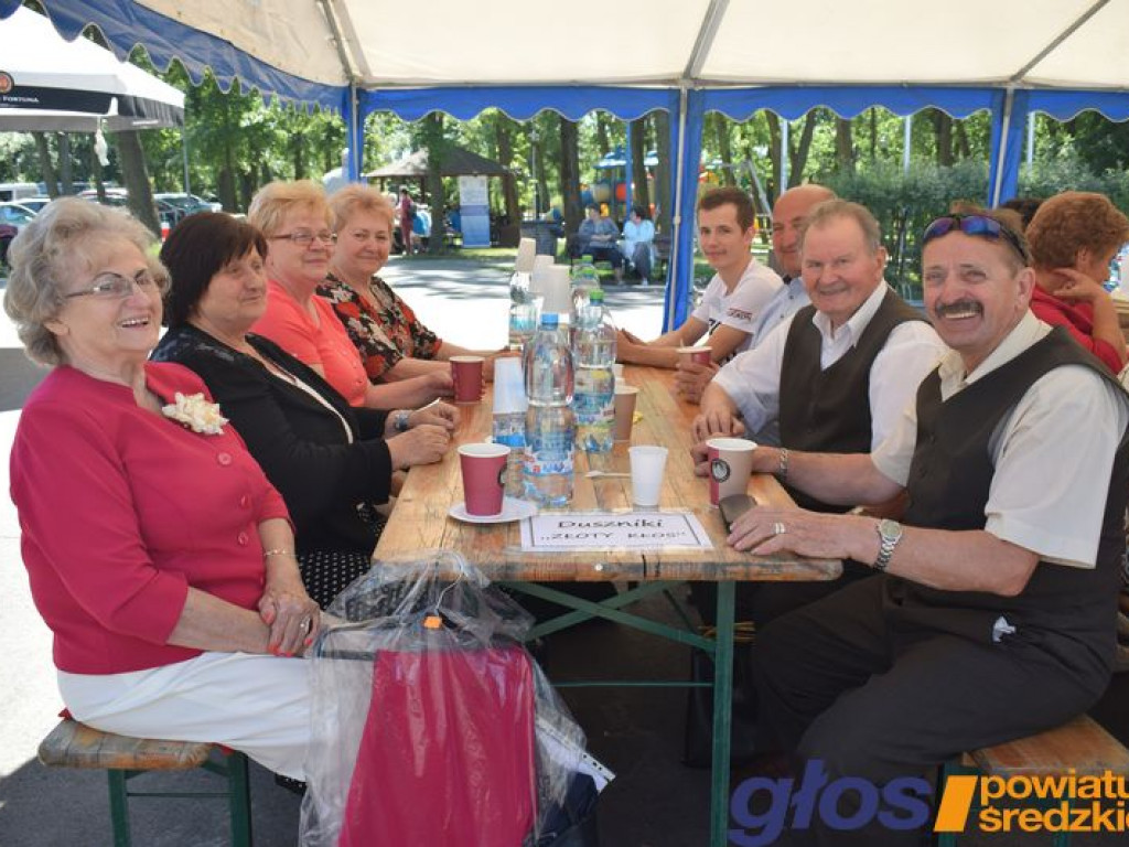 Seniorzy też śpiewają  [ZDJĘCIA]