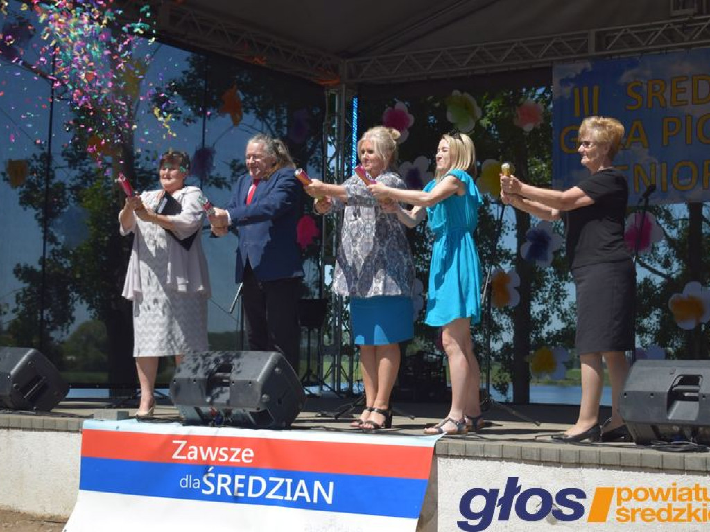 Seniorzy też śpiewają  [ZDJĘCIA]