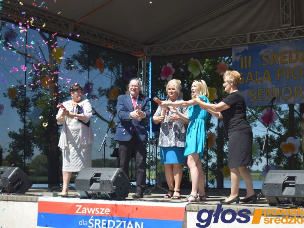 Seniorzy też śpiewają  [ZDJĘCIA]