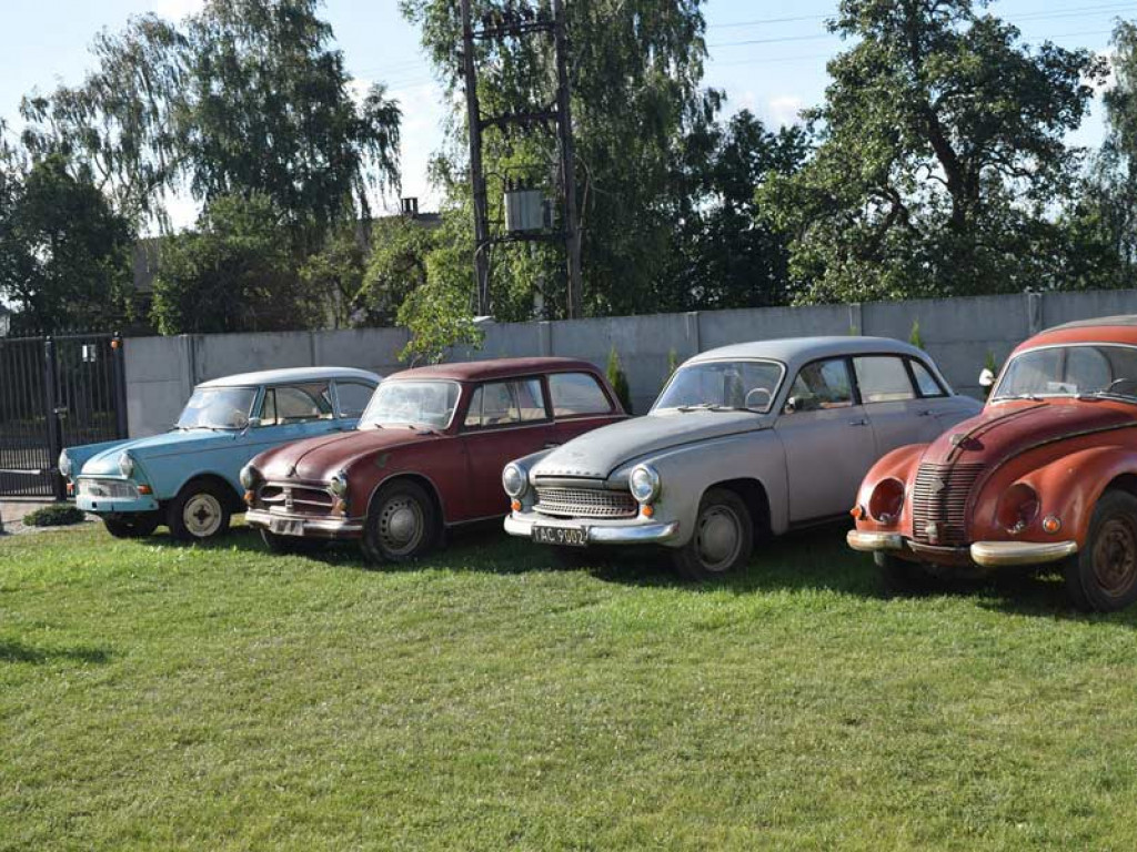 Zabytkowe auta w Romanowie