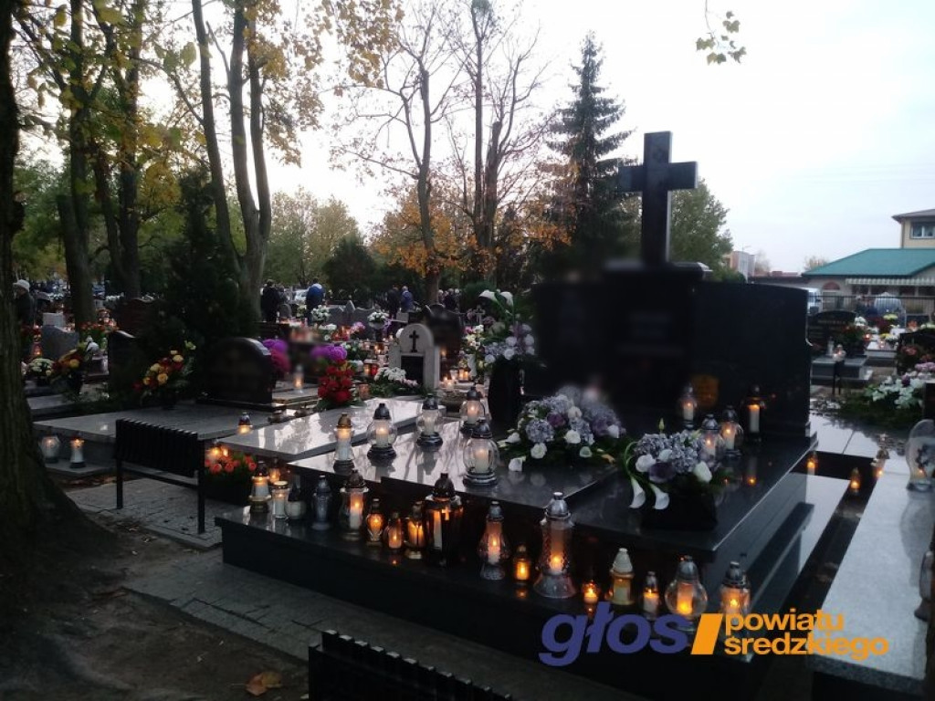 Wszystkich Świętych a Dzień Zaduszny - ?Życie zmienia się, ale nie kończy?  [ZDJĘCIA]