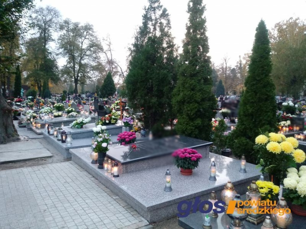 Wszystkich Świętych a Dzień Zaduszny - ?Życie zmienia się, ale nie kończy?  [ZDJĘCIA]