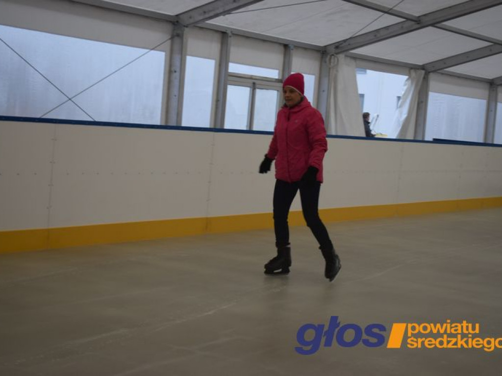 Lodowisko już otwarte [ZDJĘCIA]