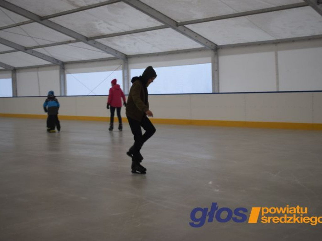 Lodowisko już otwarte [ZDJĘCIA]