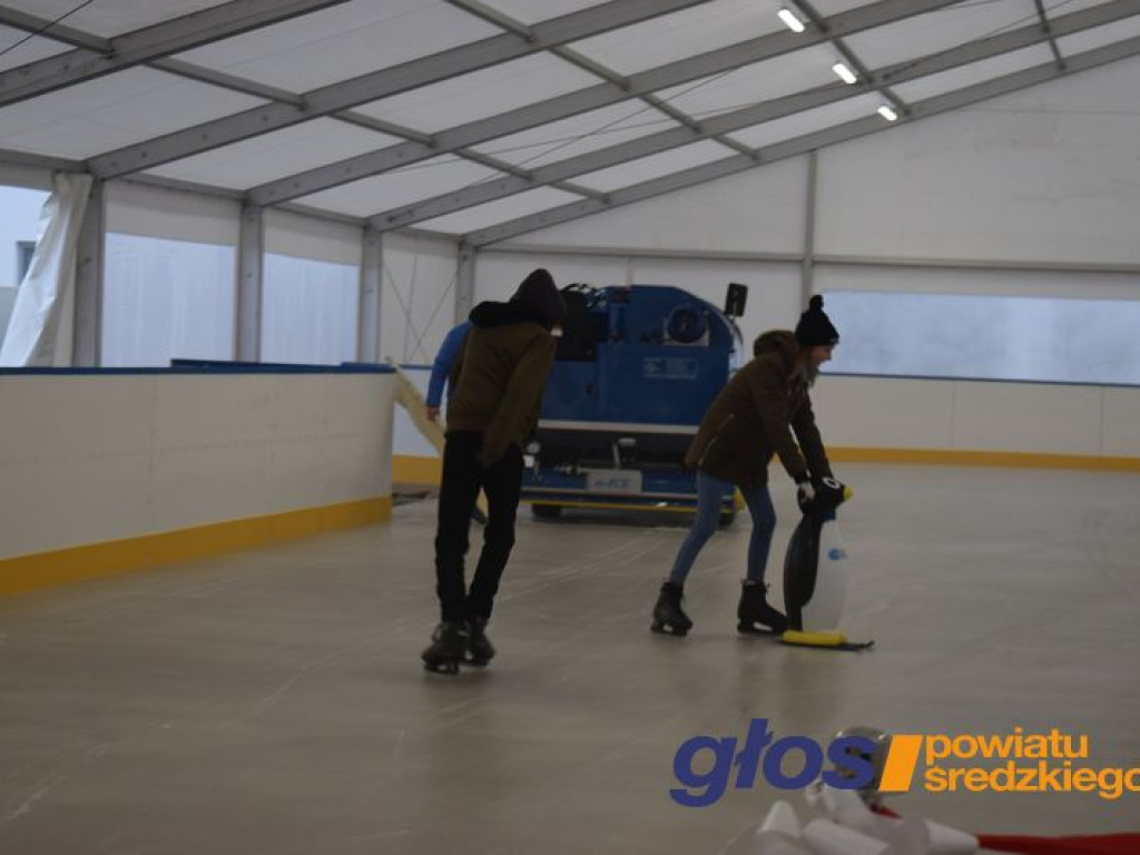 Lodowisko już otwarte [ZDJĘCIA]