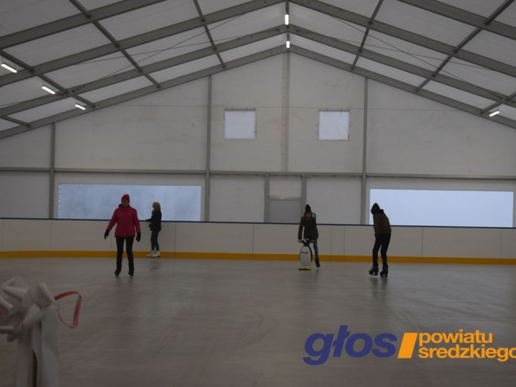 Lodowisko już otwarte [ZDJĘCIA]