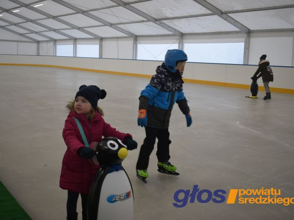 Lodowisko już otwarte [ZDJĘCIA]