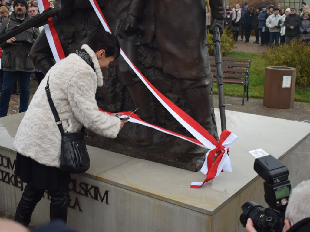 Pomnik oficjalnie odsłonięty