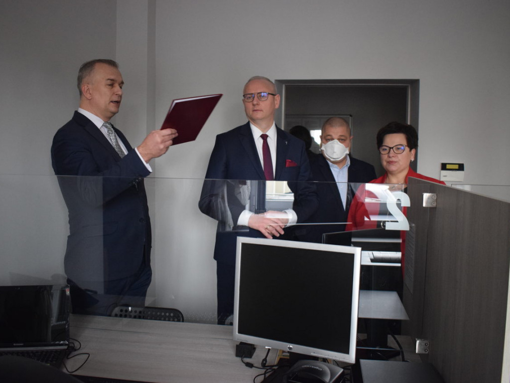 Środa: Punkt paszportowy oficjalnie otwarty