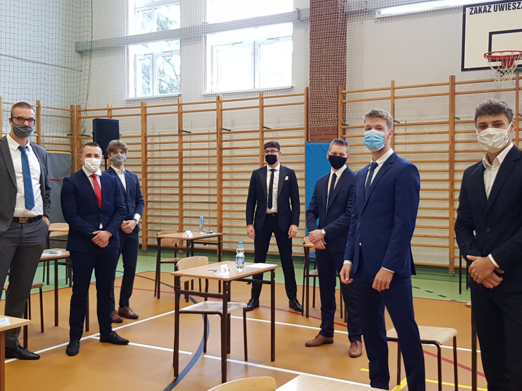 Powiat: Maturzyści przystąpili do egzaminów