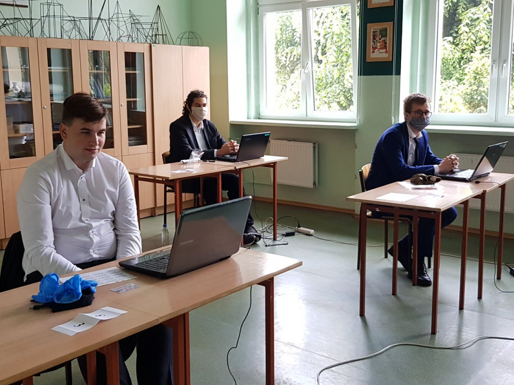 Powiat: Maturzyści przystąpili do egzaminów