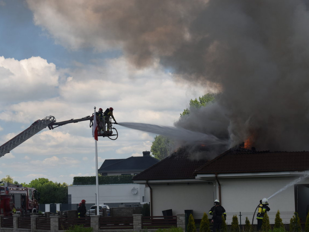 Środa: Spalił się dom jednorodzinny na Lazurowej (galeria)