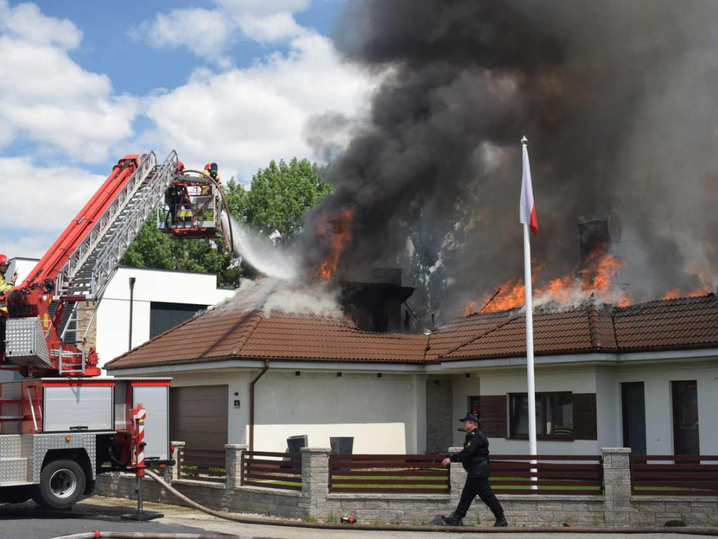 Środa: Spalił się dom jednorodzinny na Lazurowej (galeria)