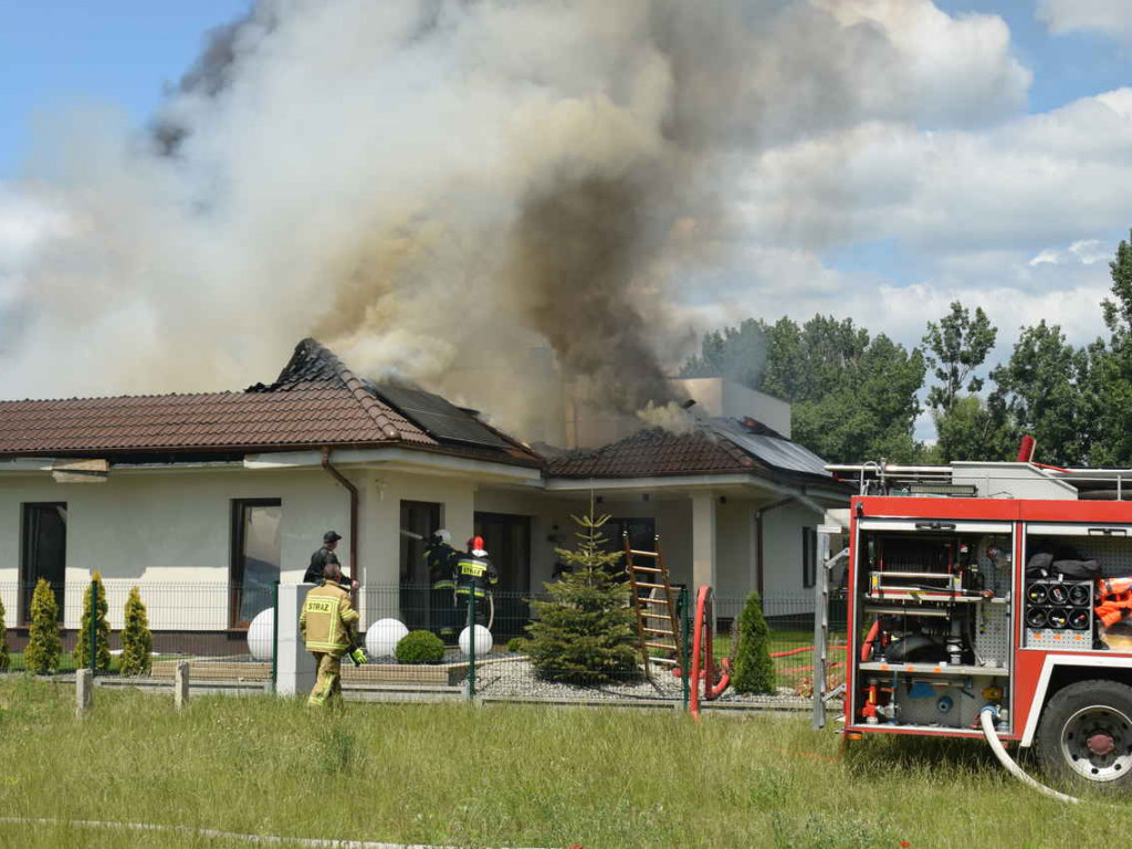 Środa: Spalił się dom jednorodzinny na Lazurowej (galeria)