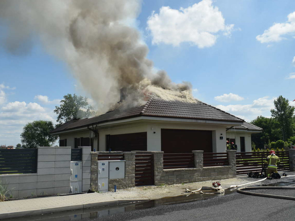 Środa: Spalił się dom jednorodzinny na Lazurowej (galeria)