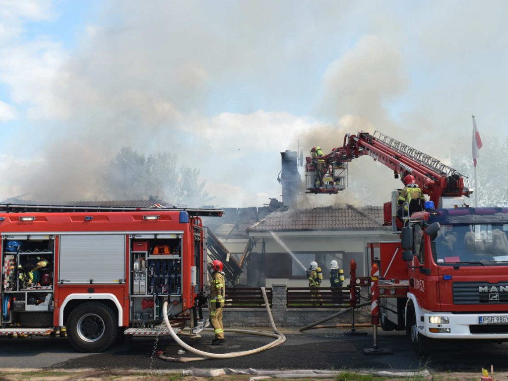 Środa: Spalił się dom jednorodzinny na Lazurowej (galeria)