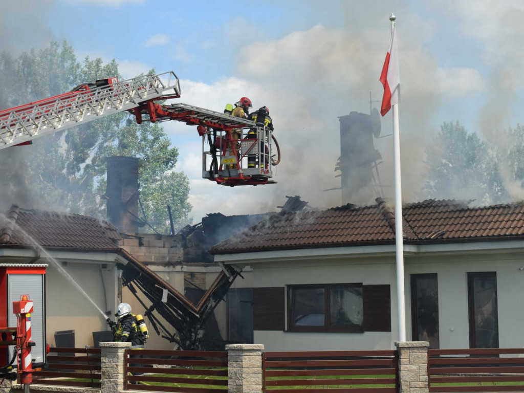 Środa: Spalił się dom jednorodzinny na Lazurowej (galeria)
