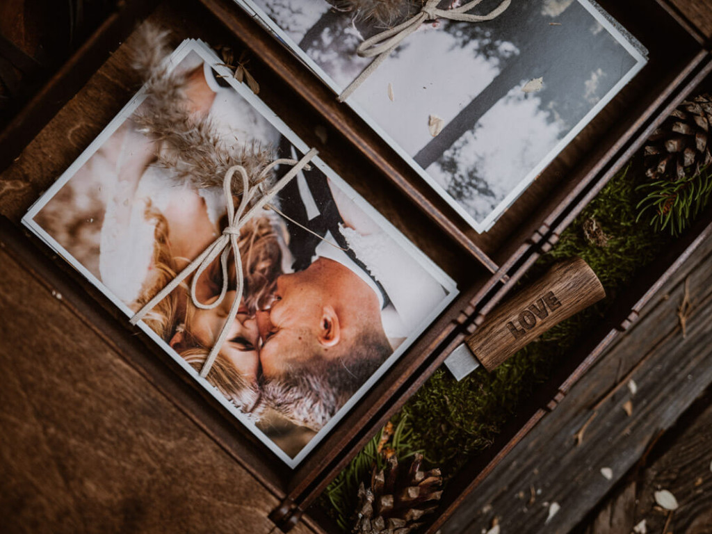 Drewniane pudełka na zdjęcia - Idealna opcja dla fotografów i filmowców ślubnych