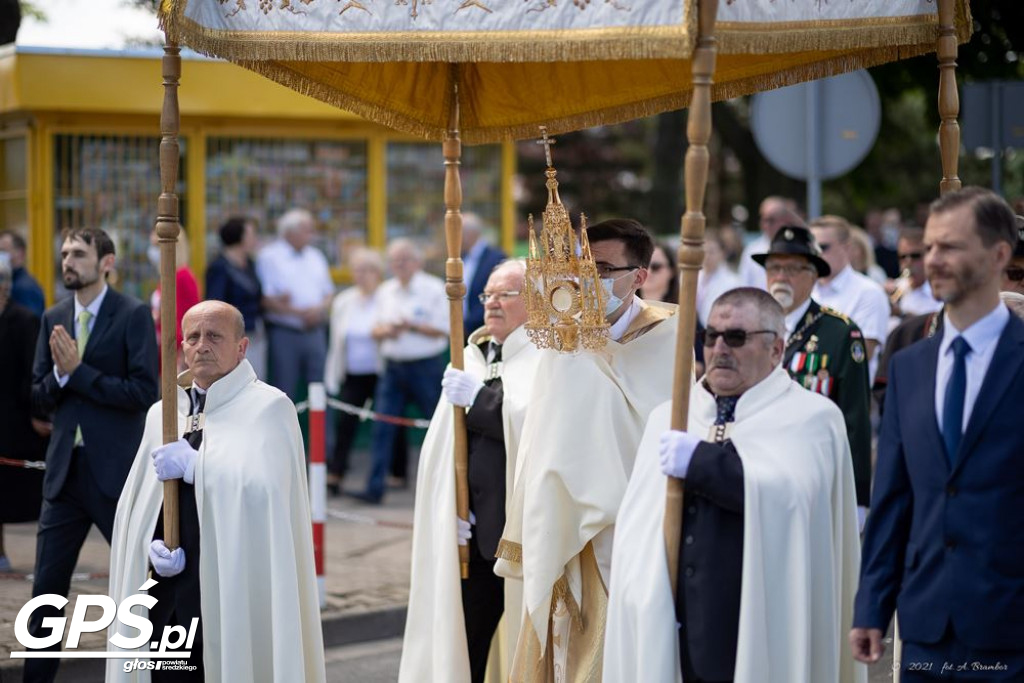 Procesja Bożego Ciała ulicami Środy