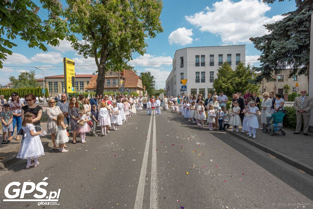 Procesja Bożego Ciała ulicami Środy