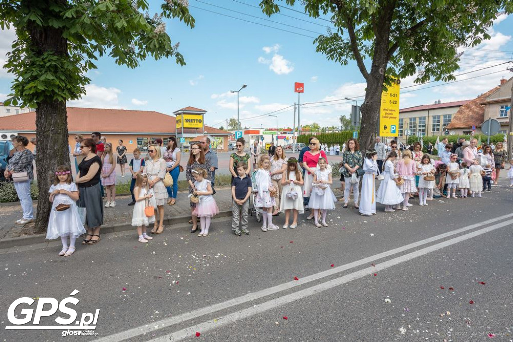 Procesja Bożego Ciała ulicami Środy