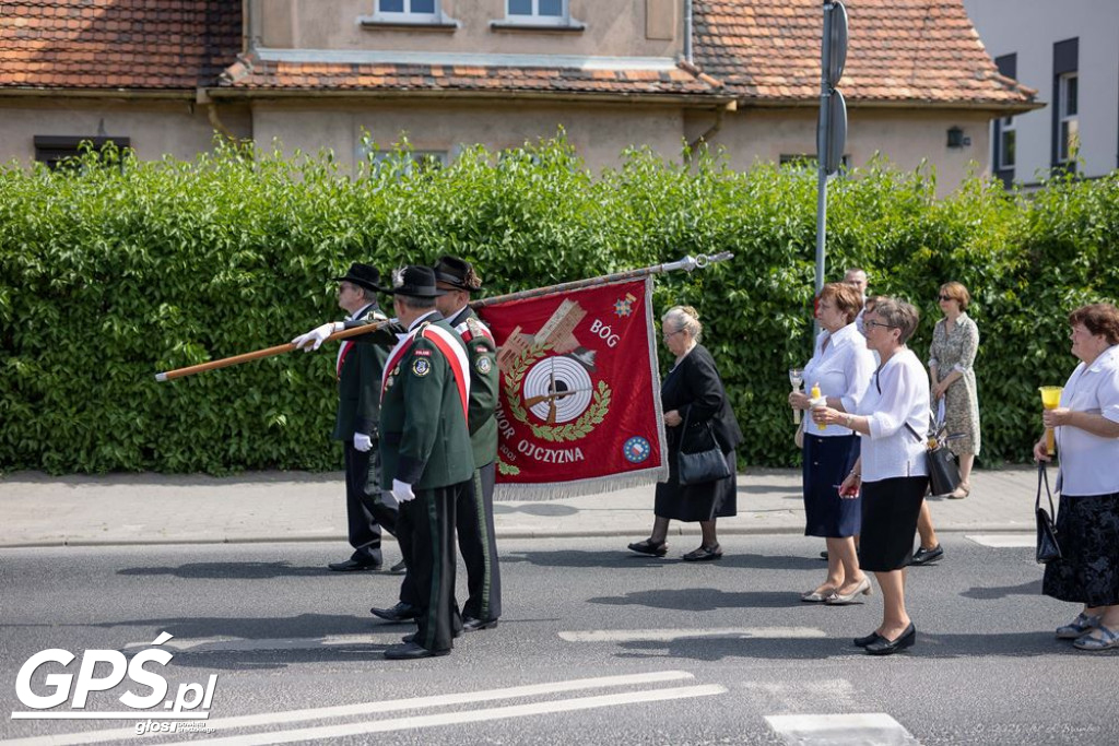 Procesja Bożego Ciała ulicami Środy