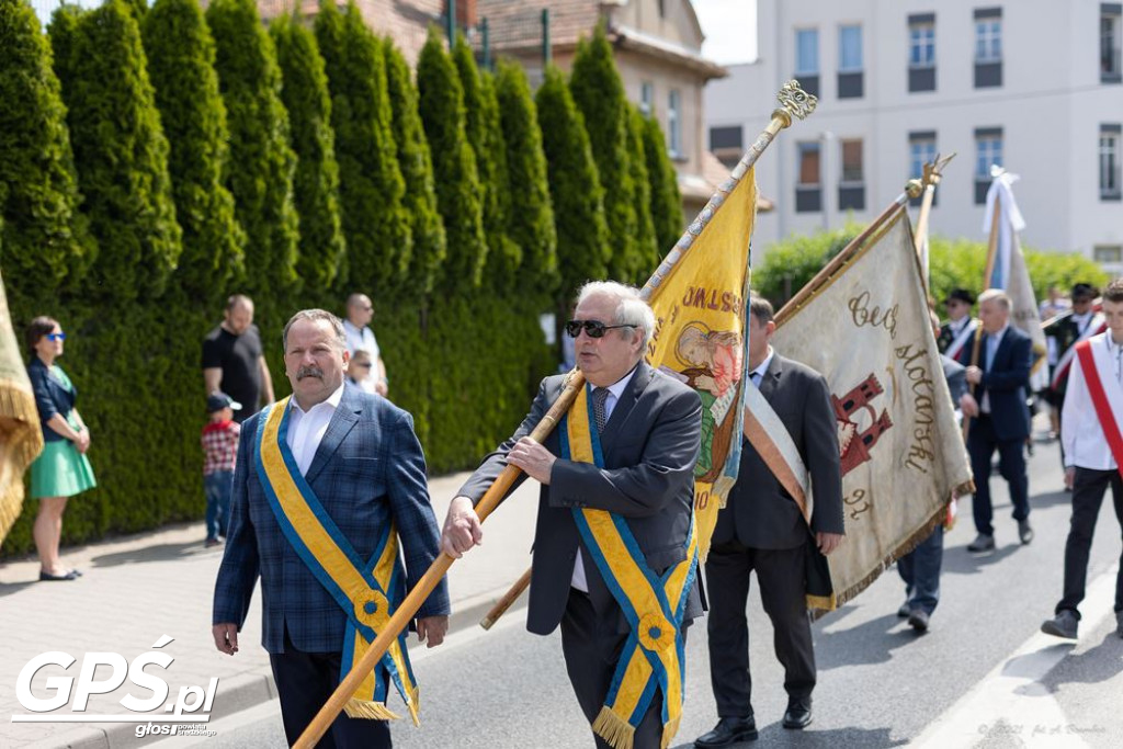 Procesja Bożego Ciała ulicami Środy