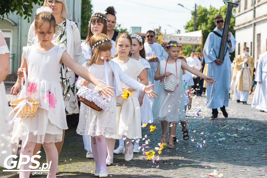 Procesja Bożego Ciała ulicami Środy