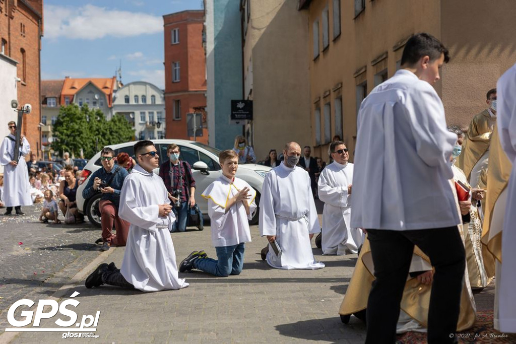 Procesja Bożego Ciała ulicami Środy