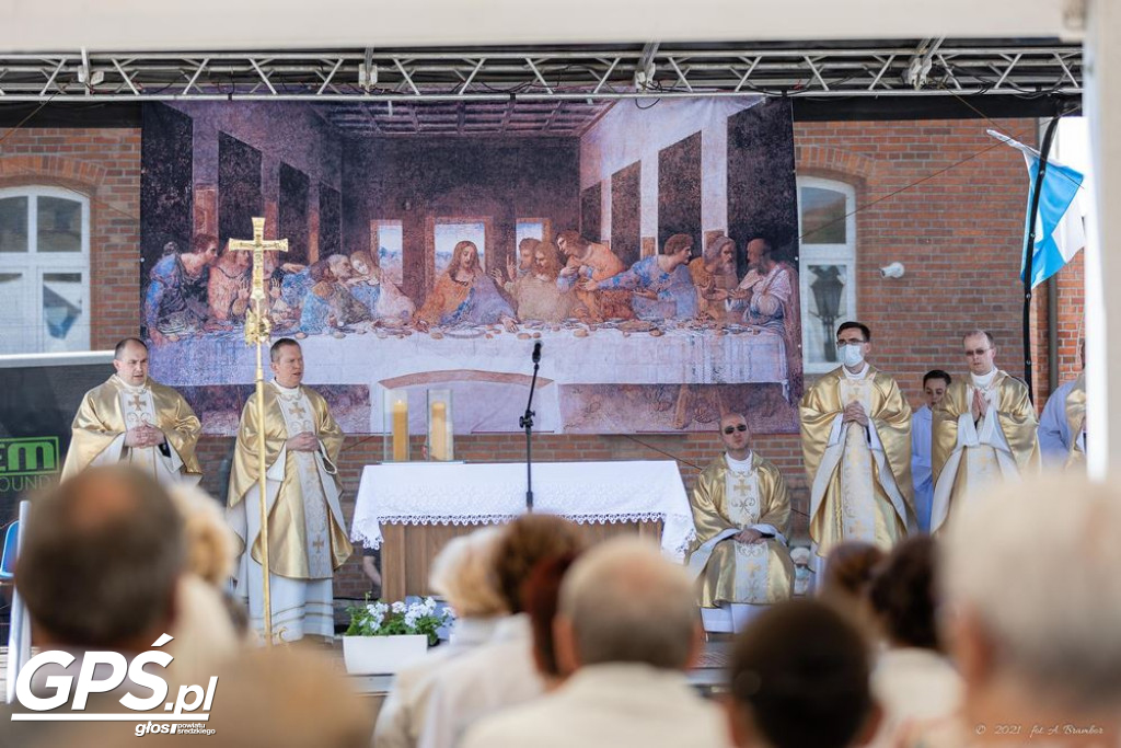 Procesja Bożego Ciała ulicami Środy