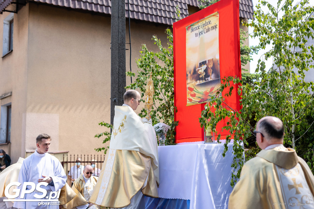 Procesja Bożego Ciała ulicami Środy