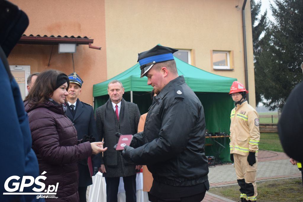 Przekazanie samochodu dla OSP Witowo