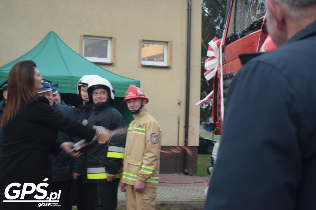Przekazanie samochodu dla OSP Witowo