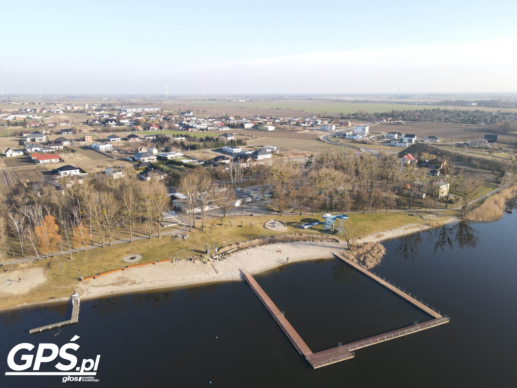 Budują mur oporowy