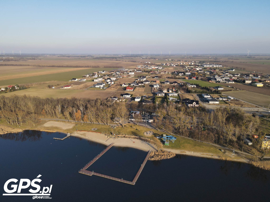 Budują mur oporowy