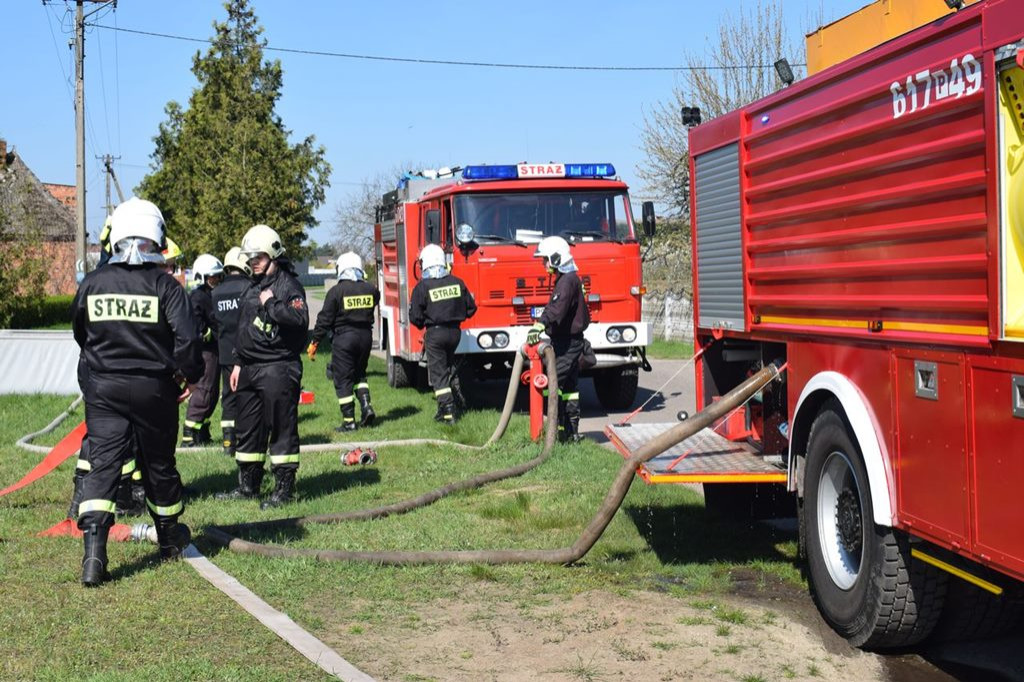 Ćwiczenia strażaków w Rogusku