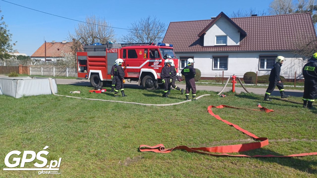 Ćwiczenia strażaków w Rogusku