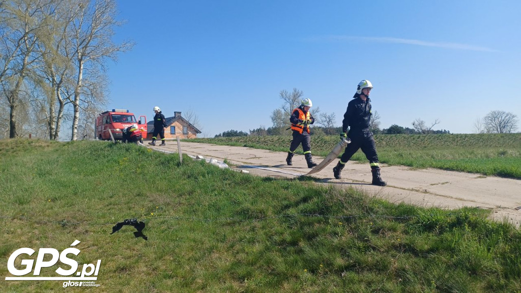 Ćwiczenia strażaków w Rogusku