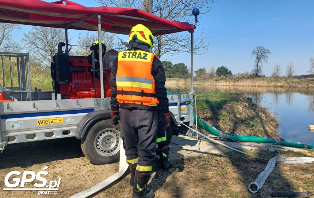 Ćwiczenia strażaków w Rogusku