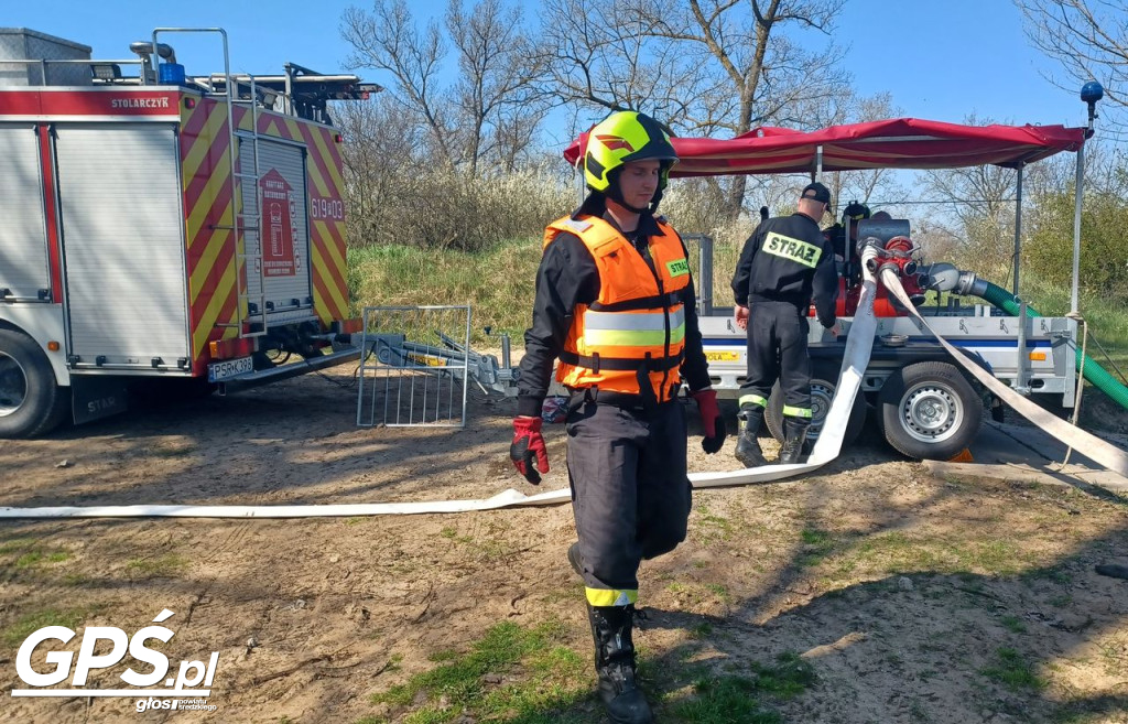 Ćwiczenia strażaków w Rogusku