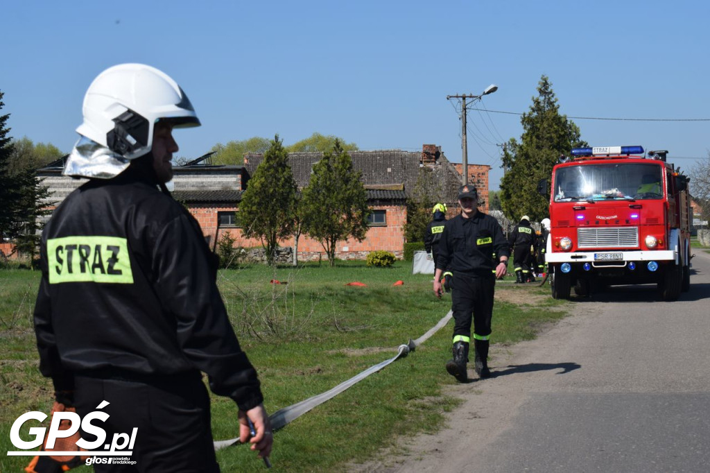 Ćwiczenia strażaków w Rogusku