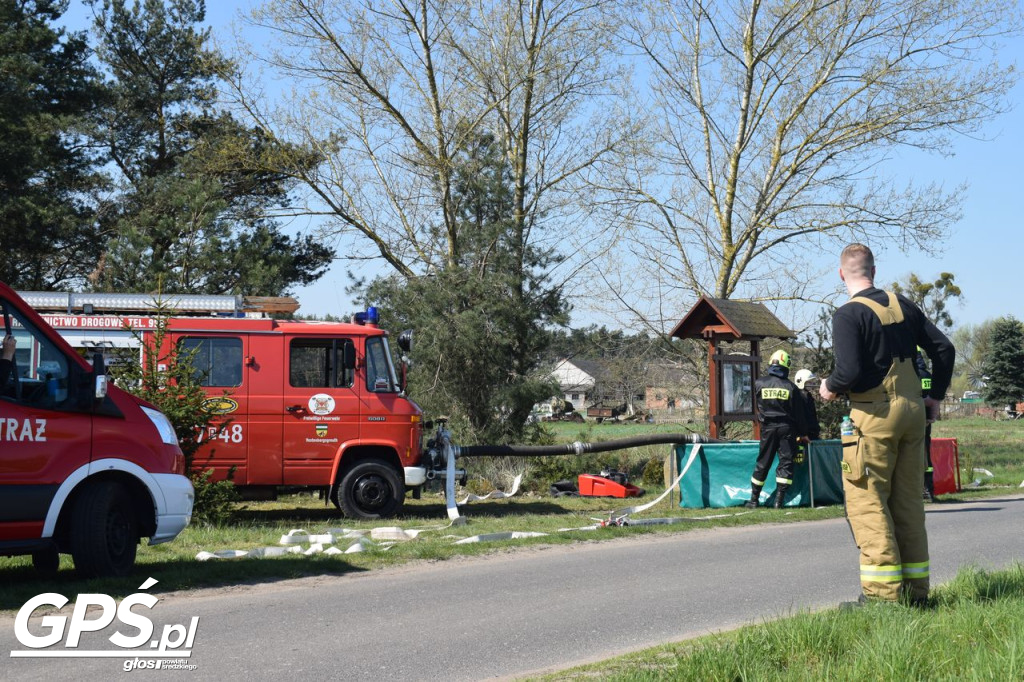 Ćwiczenia strażaków w Rogusku