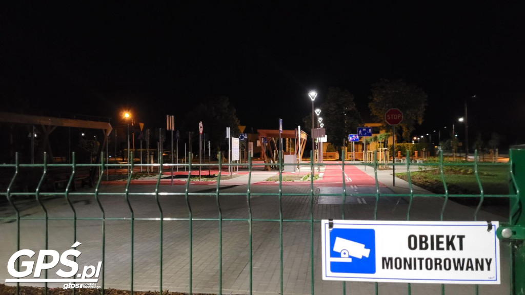 Miasteczko Rowerowe w Środzie Wielkopolskiej nocą...