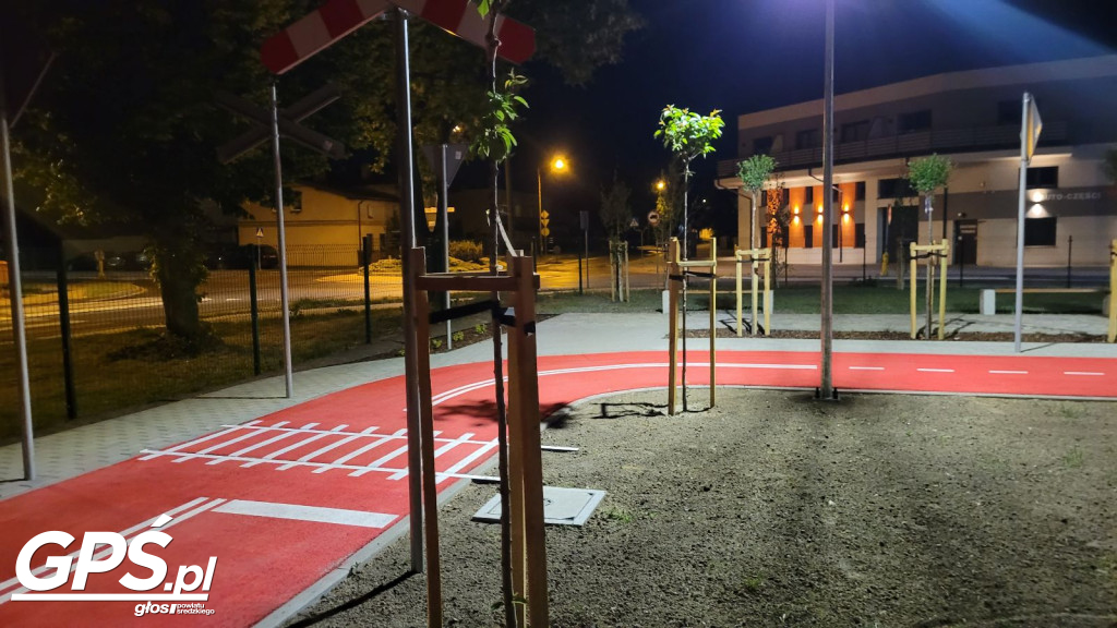 Miasteczko Rowerowe w Środzie Wielkopolskiej nocą...