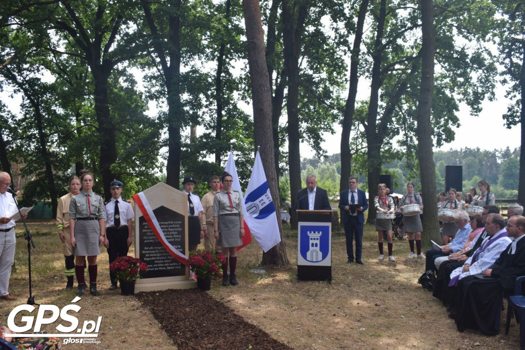 Odsłonięcie tablicy w Boguszynku