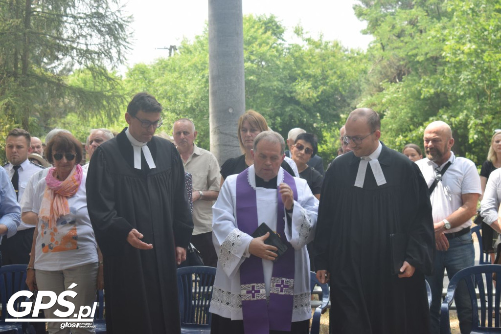 Odsłonięcie tablicy w Boguszynku