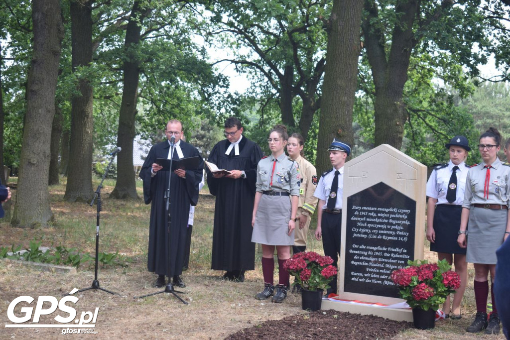 Odsłonięcie tablicy w Boguszynku