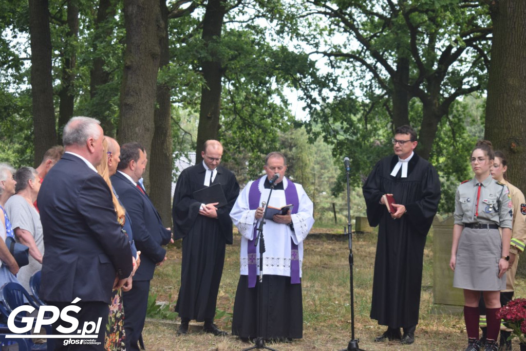 Odsłonięcie tablicy w Boguszynku